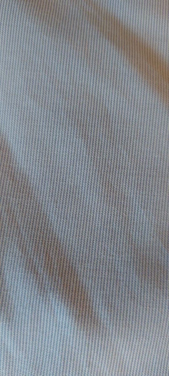 Blusa azul con volantes