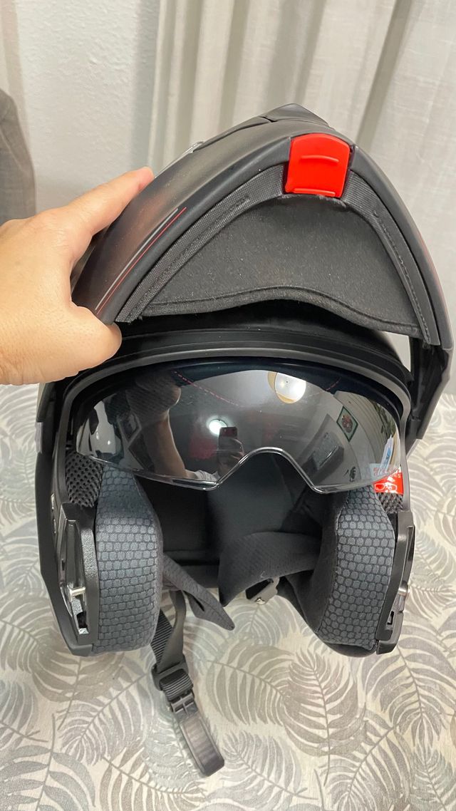Casco de Moto MT Negro con Visor