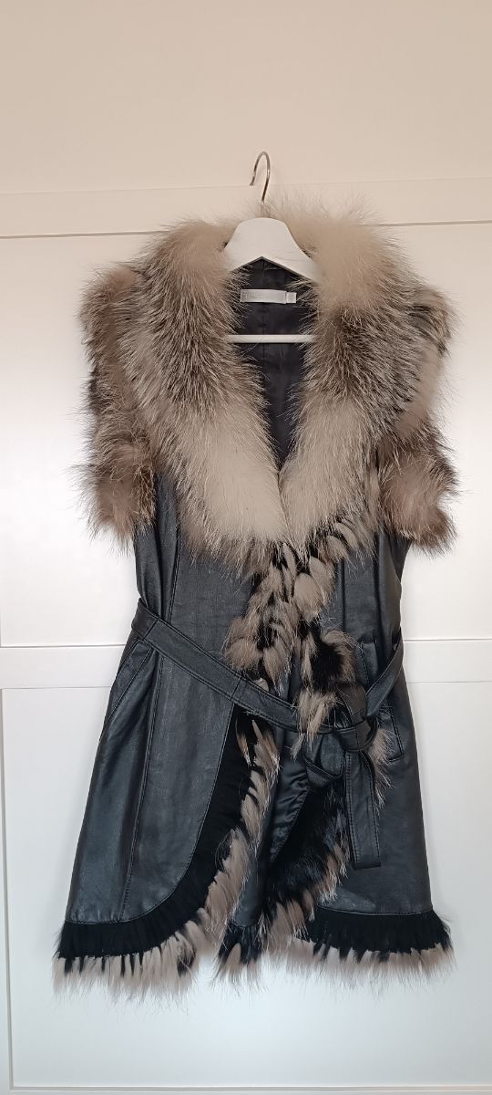 Chaleco largo cuero y pelo