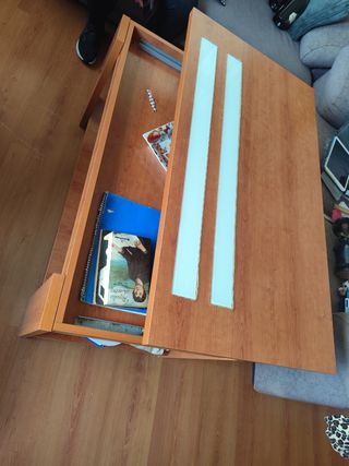 Mesa de salón madera y cristal

