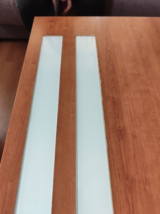 Mesa de salón madera y cristal

