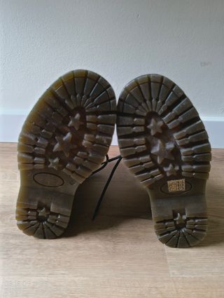 Botas tipo Martens color Cereza Talla 36