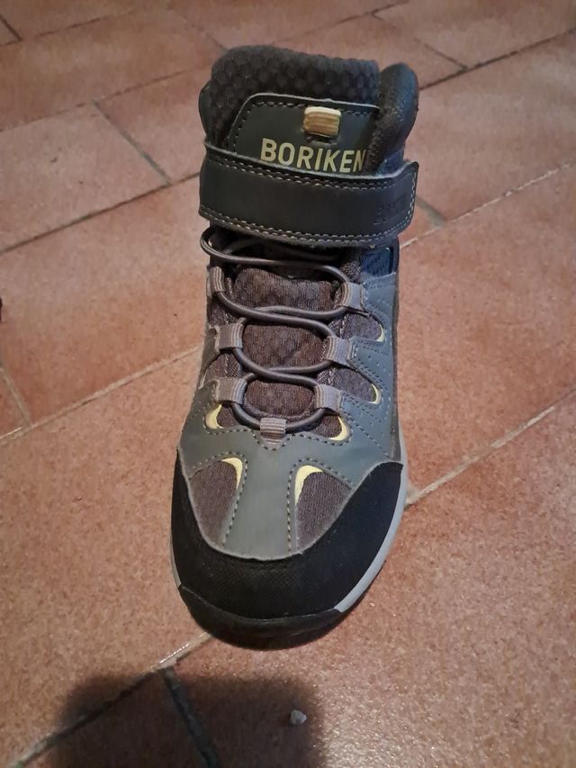 Botas de monte niño talla 30