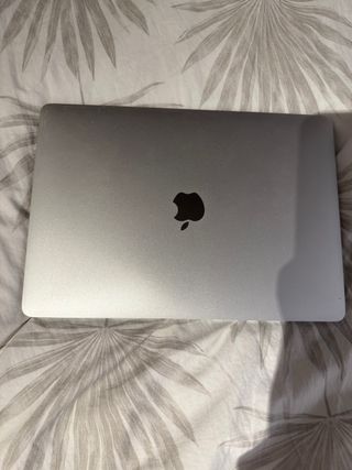 MacBook Pro 2017 256GB 8GB RAM i5 Plata