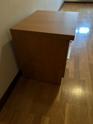 Mesita de noche/auxiliar de madera