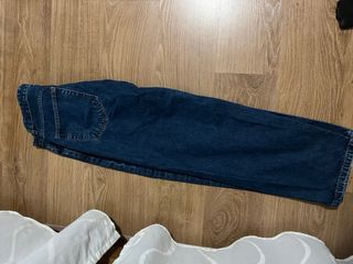 Pantalones baggy Pull and Bear.