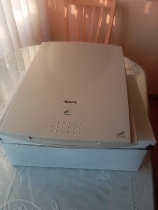 Escáner Canon CanoScan FB320P