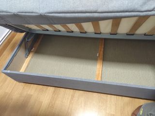 Sofá-cama gris con canapé