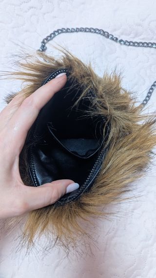 Bolso pelo marrón y negro