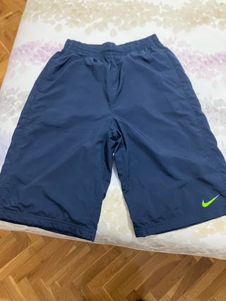 Bermudas Nike XL de niño.