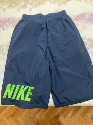 Bermudas Nike XL de niño.