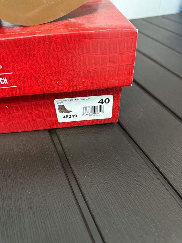 Botines Xti tacón grueso marrón talla 40