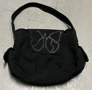 Bolso negro con mariposa