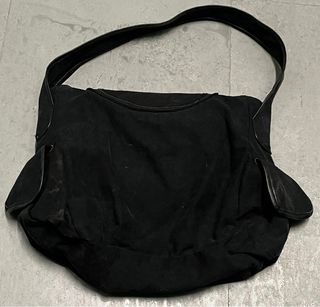 Bolso negro con mariposa