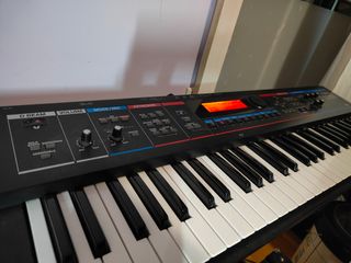 Sintetizador Roland Juno Di