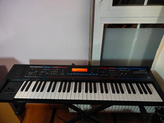 Sintetizador Roland Juno Di