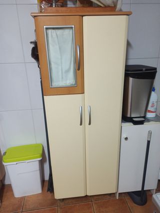 Mueble  auxiliar de cocina para despensa. 
