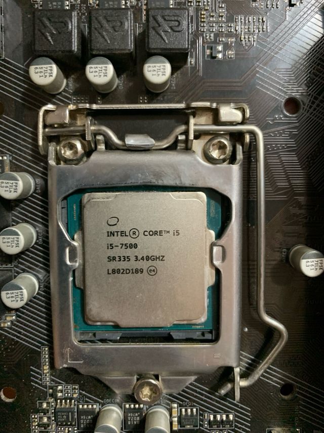 Placa Base Gigabyte GA-B250M-DS3H con Intel i5-750