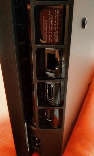 Consola PS4 Negra + Mando y Juego