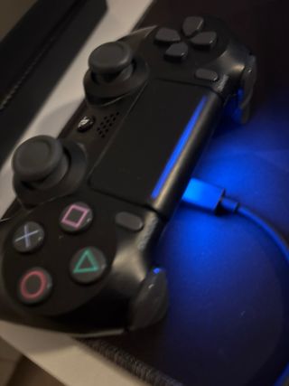 PS4 Slim 500GB+2 mandos+ GTA V+Gran Turismo+FIFA22