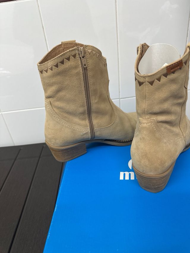 Botines Mustang Beige Talla 40
