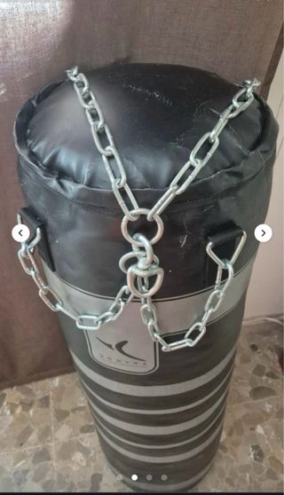 Saco de boxeo Domys con guantes