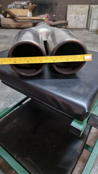 Colas de escape dobles