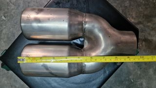 Colas de escape dobles