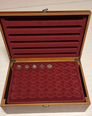 Monetario , mueble con capacidad para 400 monedas