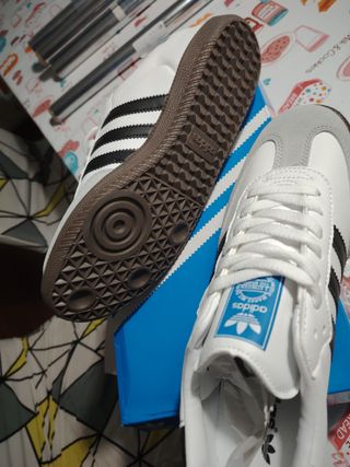 Zapatillas Adidas Samba Grises y Blancas