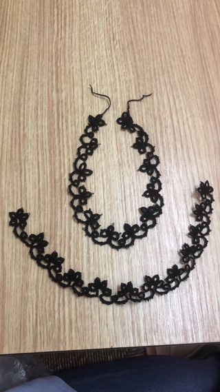 Gargantillas de frivolité negras hechas a mano