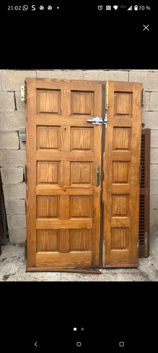 Puerta madera maciza doble