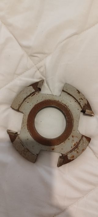 Fresa para uñeros de puertas