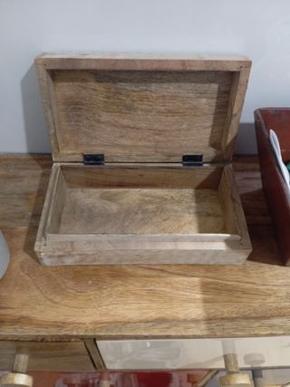 Cajita de madera decorativa