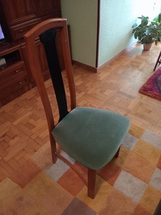 Mesa de comedor de madera