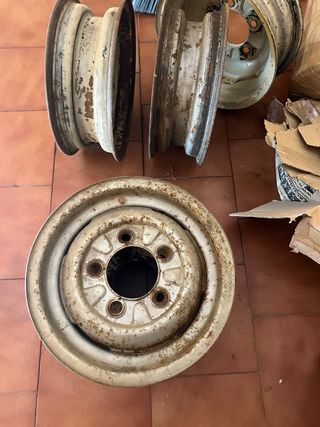 Land rover santana 5 llantas 