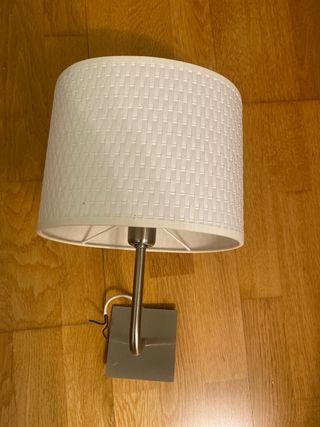 Aplique de pared Ikea plateado y blanco