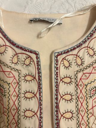 Chaleco Zara bordado multicolor. A estrenar.