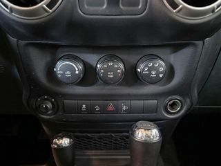 Jeep Wrangler 2.8 CRD Sahara Auto