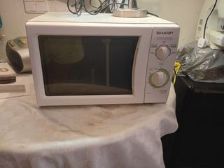 Microondas Sharp R-202