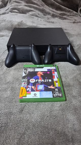 Xbox One X Project scorpio+ FIFA 21+2 mandos
