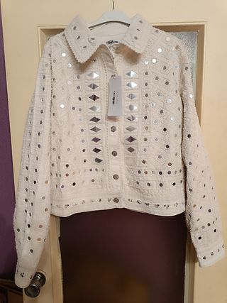 Cazadora vaquera blanca con espejos