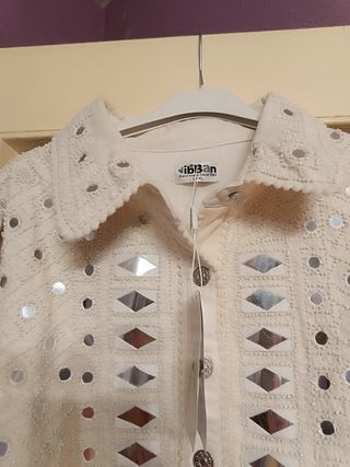 Cazadora vaquera blanca con espejos