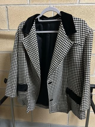 Chaqueta Houndstooth Negra y Blanca