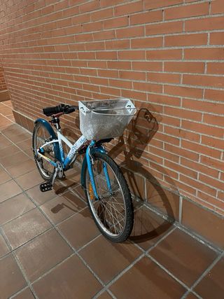 Bicicleta juvenil azul BITWIN