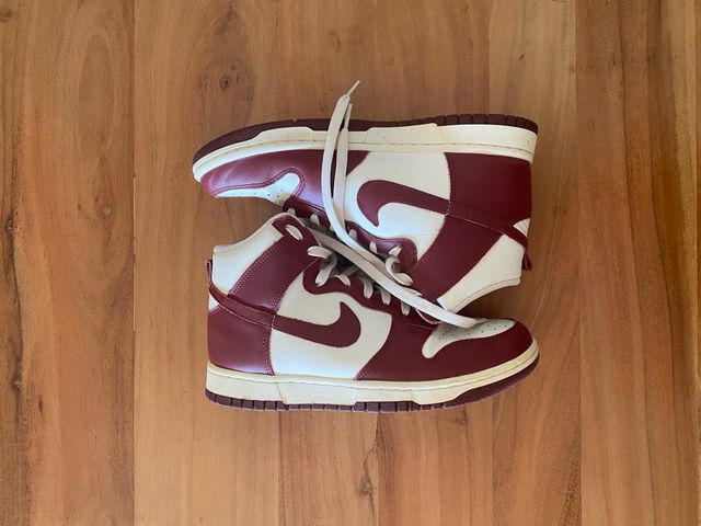 Zapatillas Nike Dunk High Marrón/Burgundi y Blanco