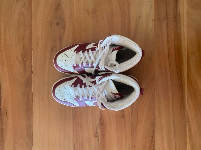 Zapatillas Nike Dunk High Marrón/Burgundi y Blanco