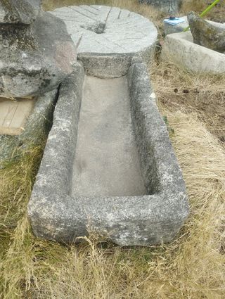 Pila Rústica de Granito 130x50x30