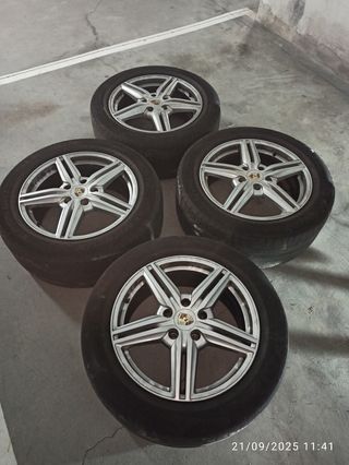 Llantas Porsche Cayenne 92A.
Originales. Ver fotos