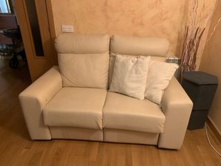 Sofá de 2 plazas de piel beige + sofá de 3 plazas